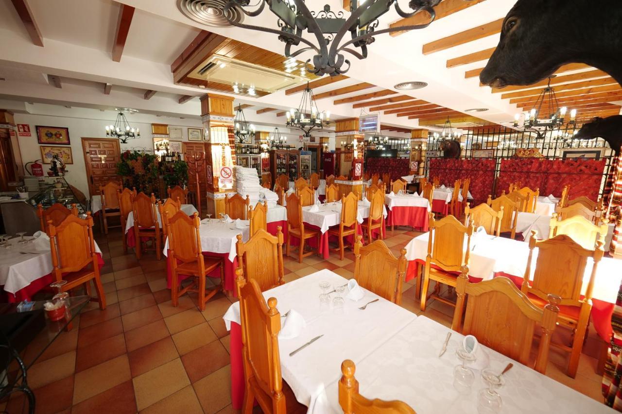 Hotel Flor De La Mancha La Roda Exterior photo