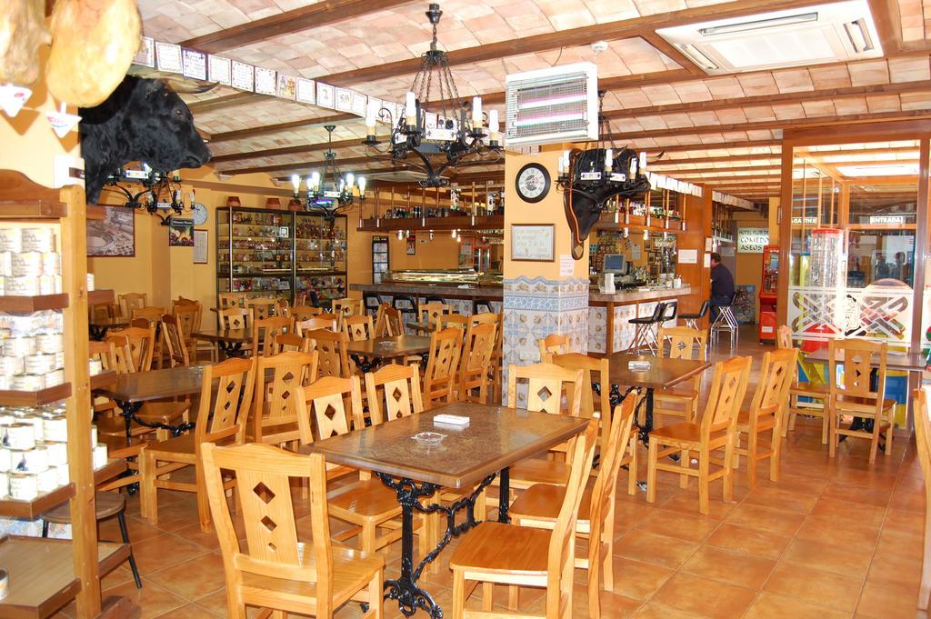 Hotel Flor De La Mancha La Roda Exterior photo