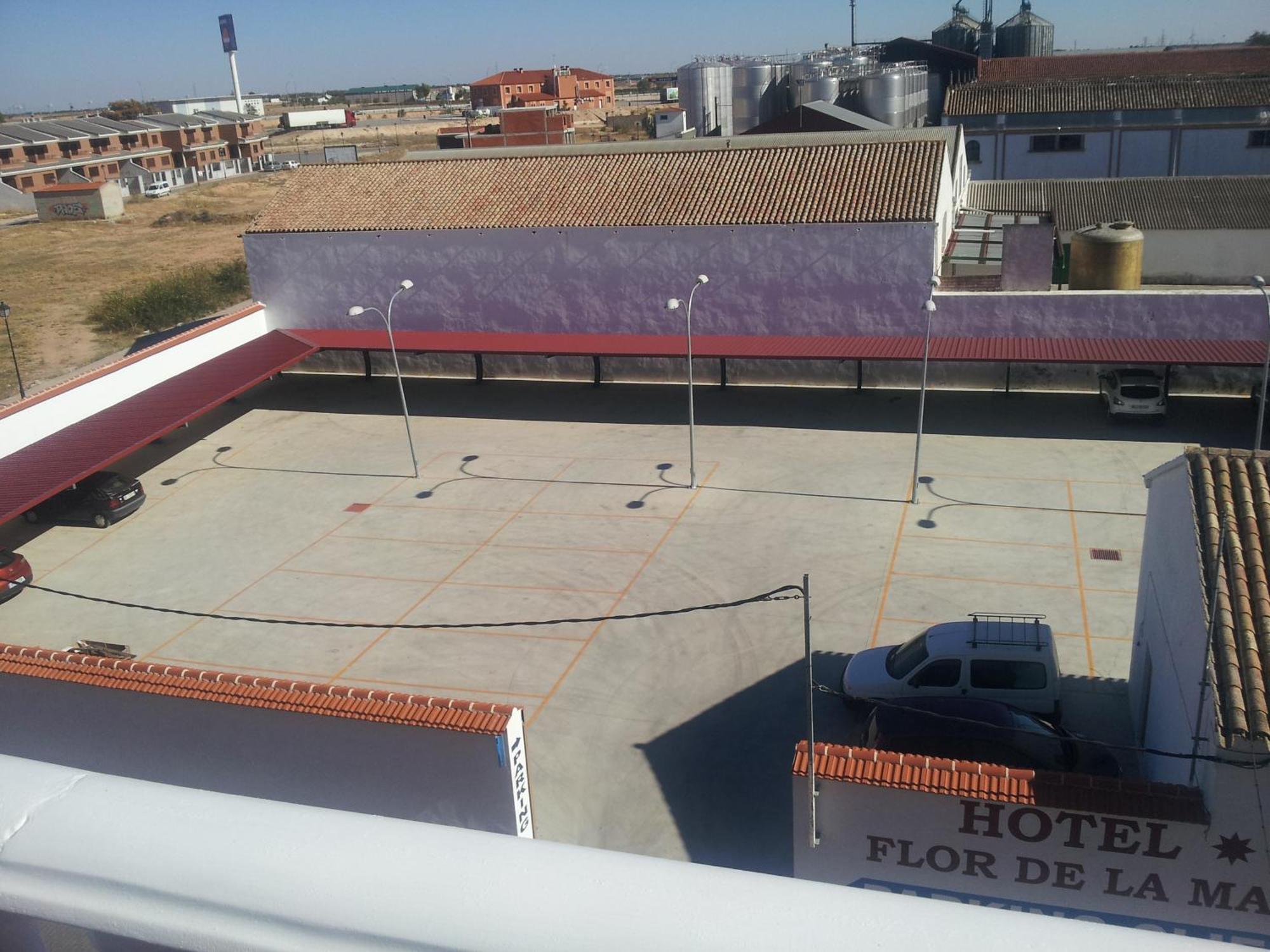 Hotel Flor De La Mancha La Roda Exterior photo